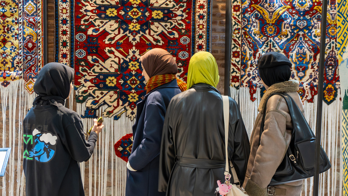 Karabağ Halıları İstanbul’da Sanatseverlerle Buluştu